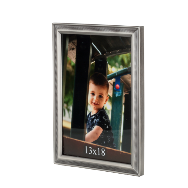 Ramka metalowa z wybitym, symetrycznym wzorem - PhotoDECOR