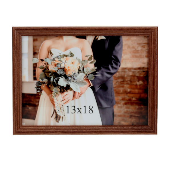 Brązowa ramka drewniana na zdjęcie 13x18 cm o cienkim profilu ramy - PhotoDECOR