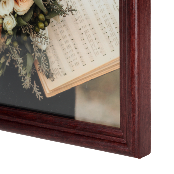 Brązowa ramka drewniana na zdjęcie 13x18 cm o cienkim profilu ramy - PhotoDECOR