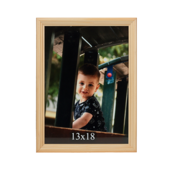 Brązowa ramka drewniana na zdjęcie 13x18 cm o cienkim profilu ramy - PhotoDECOR