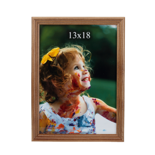 Brązowa ramka drewniana na zdjęcie 13x18 cm o cienkim profilu ramy - PhotoDECOR