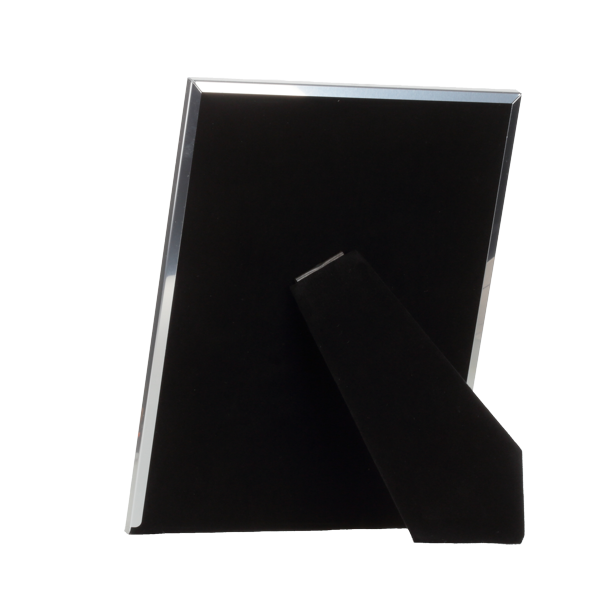 Szara ramka metalowa ze srebrnym paskiem