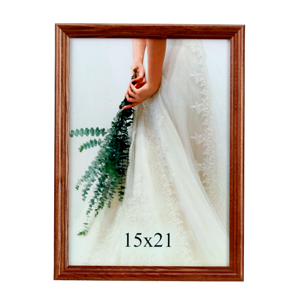 Brązowa ramka drewniana na zdjęcie 15x21 cm - PhotoDECOR