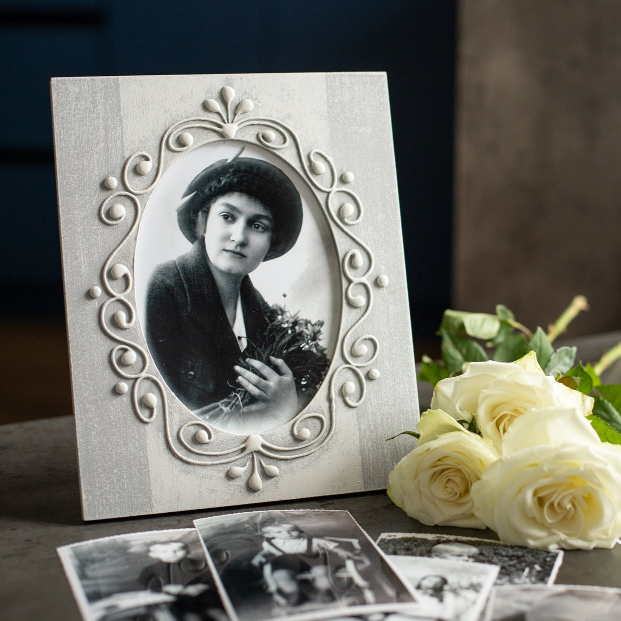 Szara ramka ręcznie zdobiona 13x18 cm - PhotoDECOR