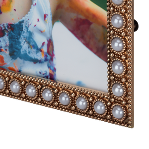 Bogato zdobiona ramka metalowa odlewana z perłami